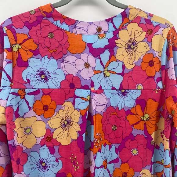 Dear Scarlet | NWT Women’s Vibrant Bright Neon Floral V-Neck 3/4 Sleeve Blouse - Picture 6 of 9